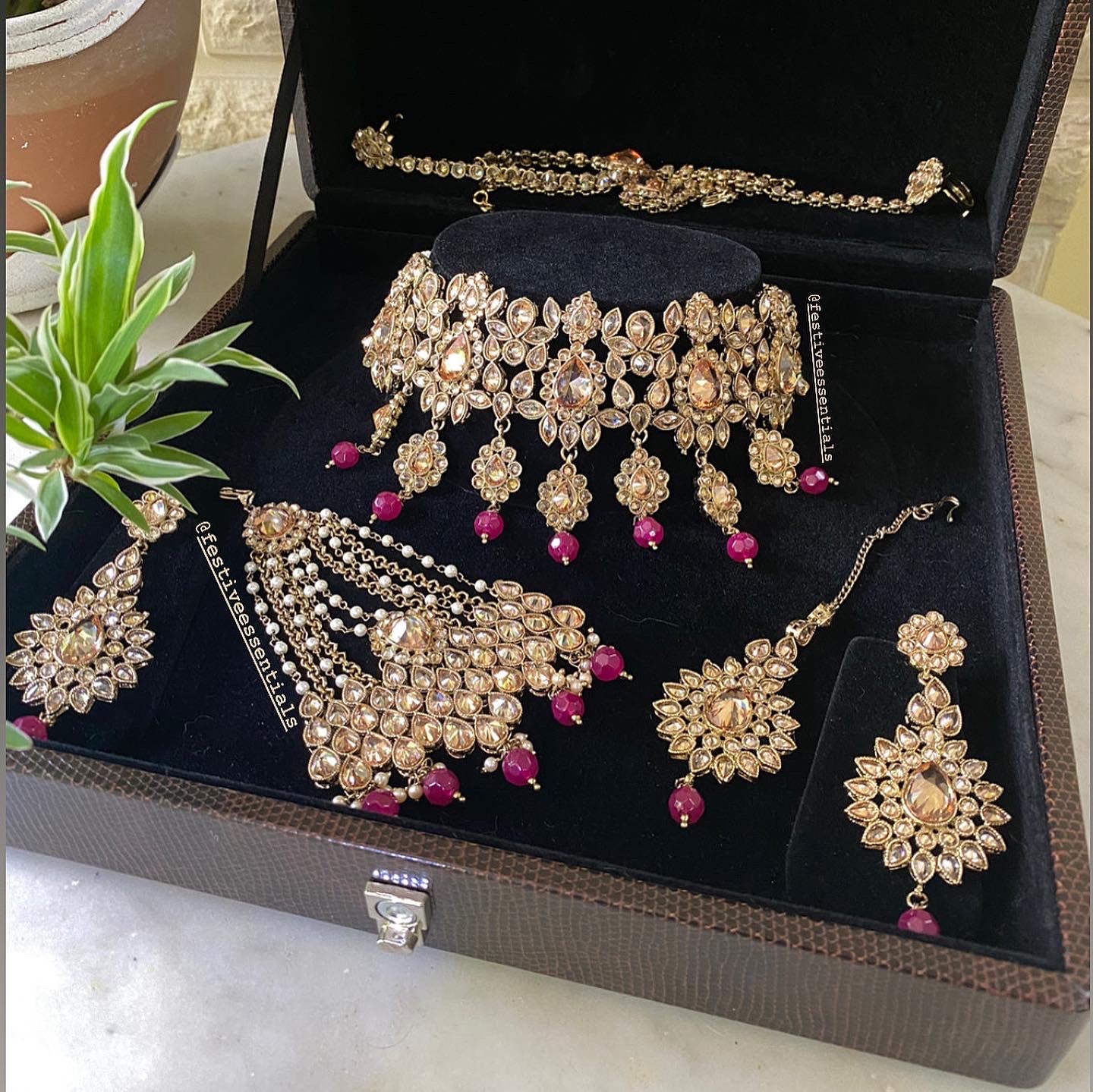 Selecting the Right Visual Weight of Indian Bridal Jewelry: A Guide for New Brides