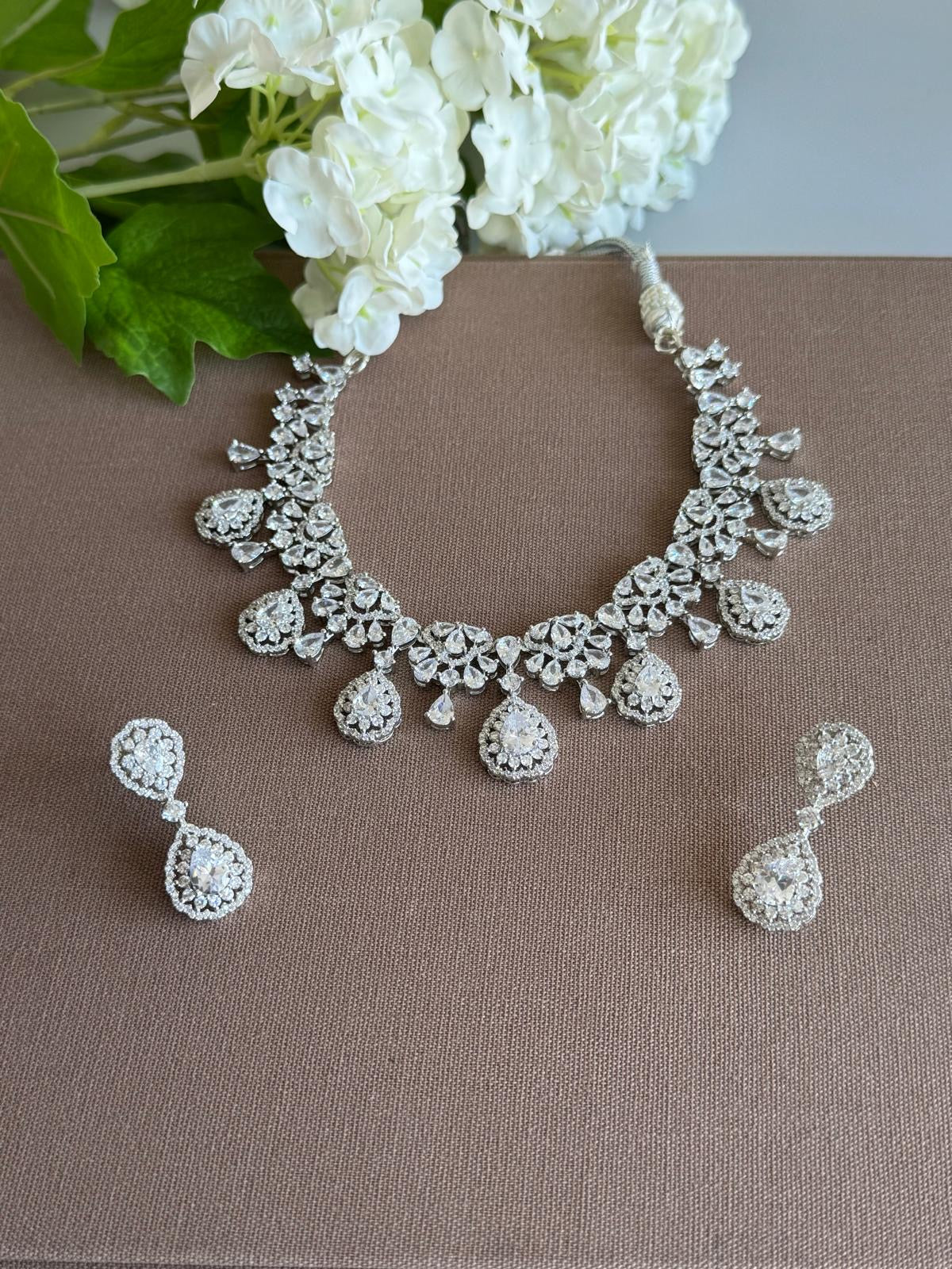 Sazia Necklace Set