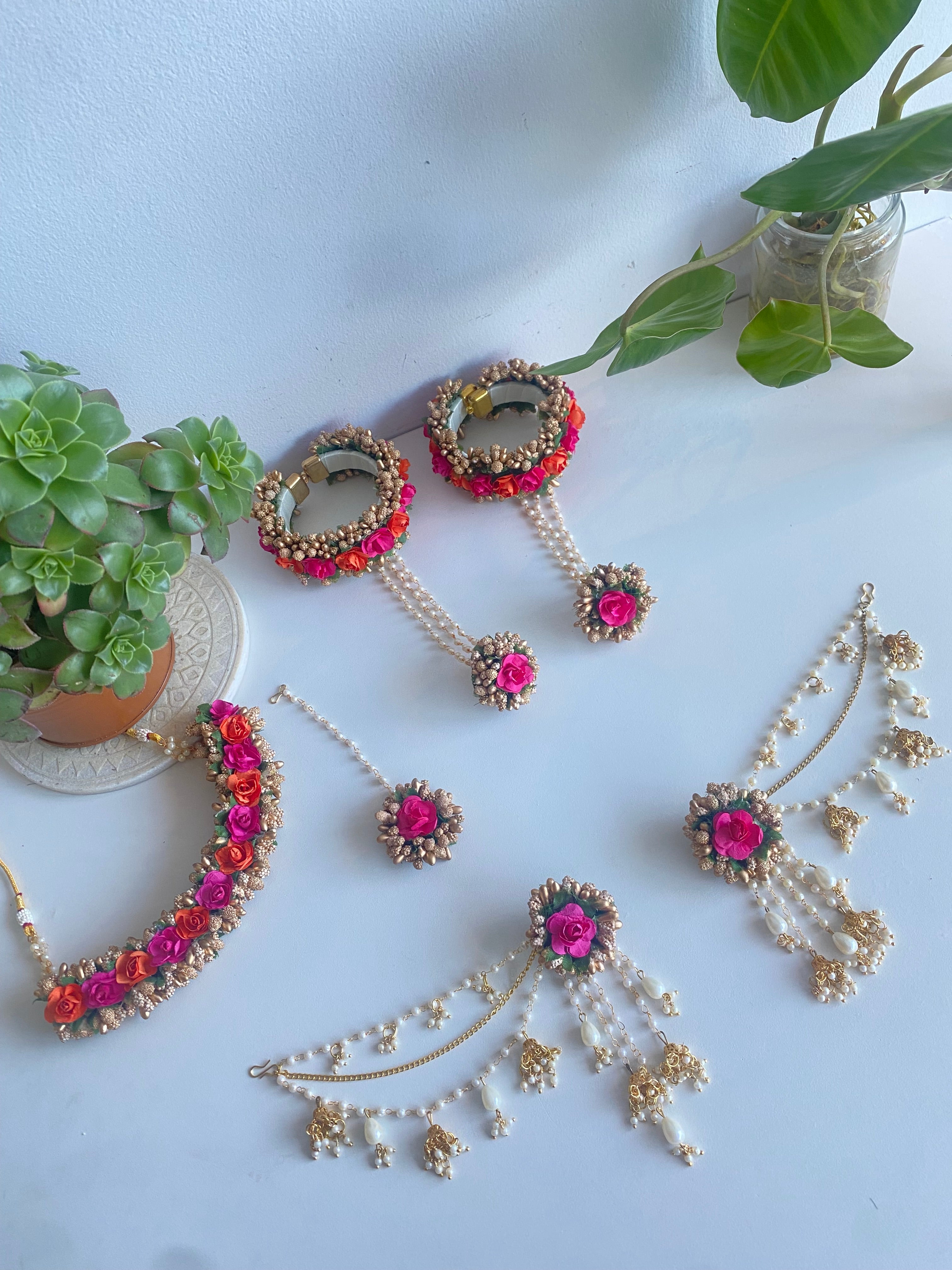 Jasleen Floral Choker Set