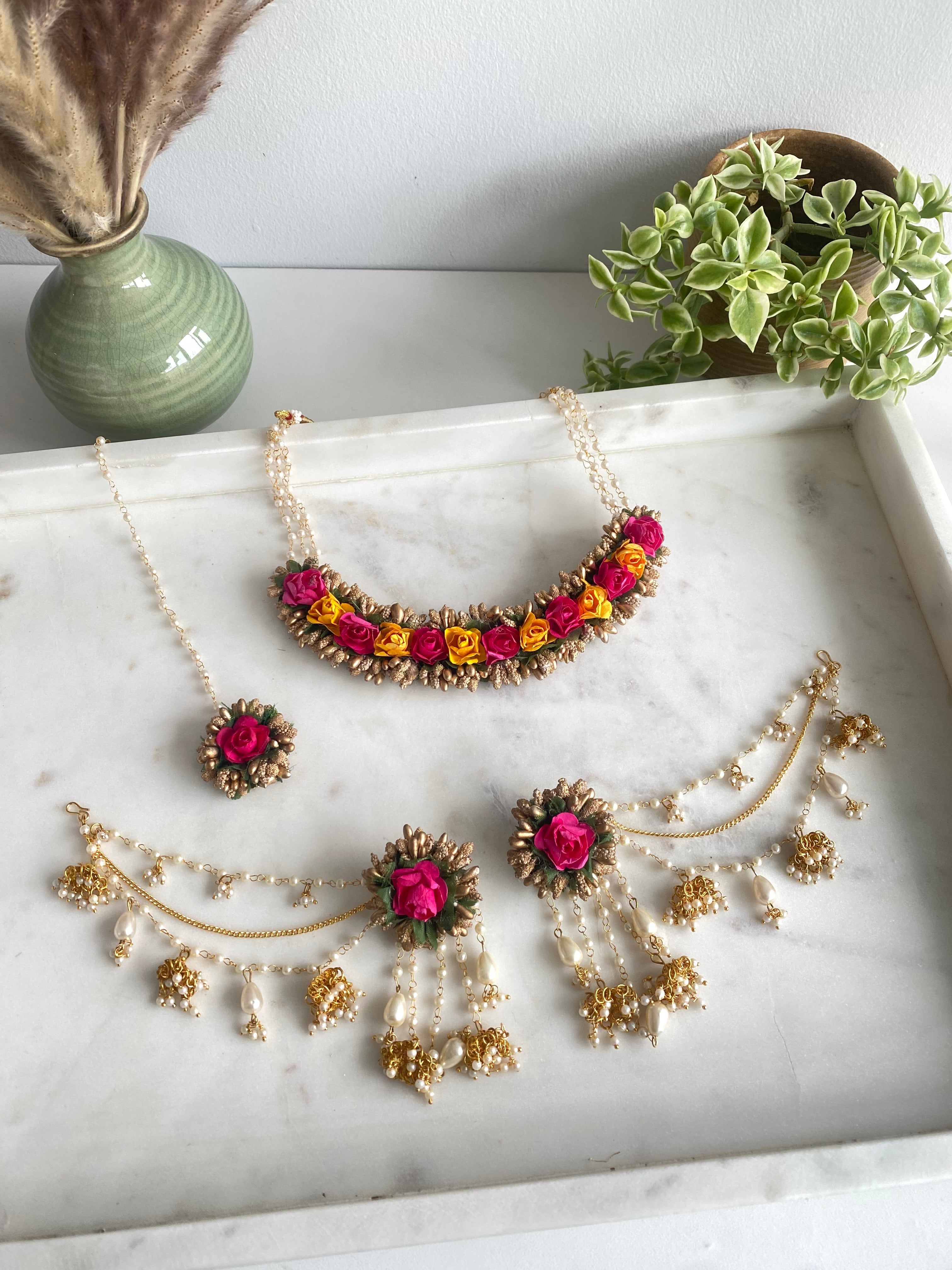 Jasleen Floral Choker Set