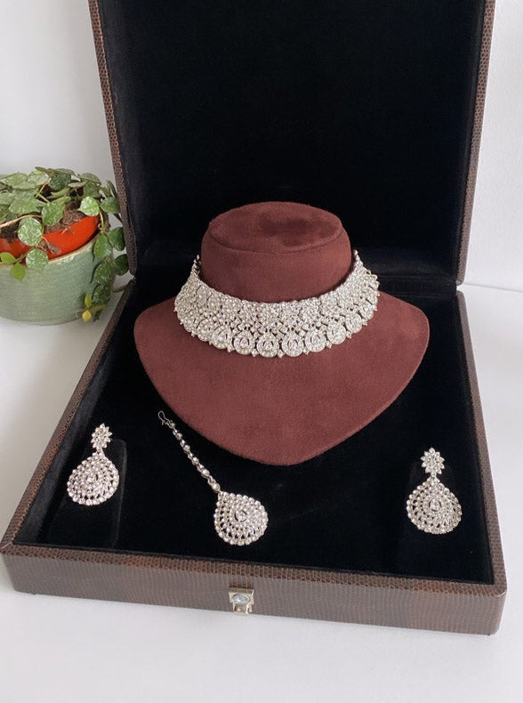 Indian bridal sets and desi bridal jewelry from Festive Essentials are crafted with care. Our collection includes Pakistani chokers, Indian jewelry sets, champagne earrings, and gold champagne sets, perfect for weddings or daily glamour. Hand-selected materials ensure high quality and elegance in every piece.